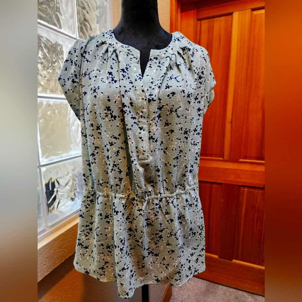 41 Hawthorne Xl top